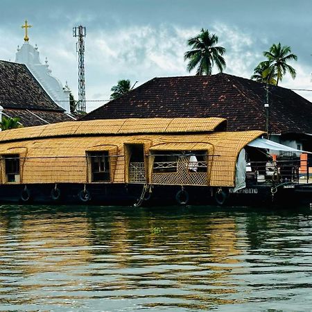 Marvel Cruise Hotel Alappuzha Ngoại thất bức ảnh