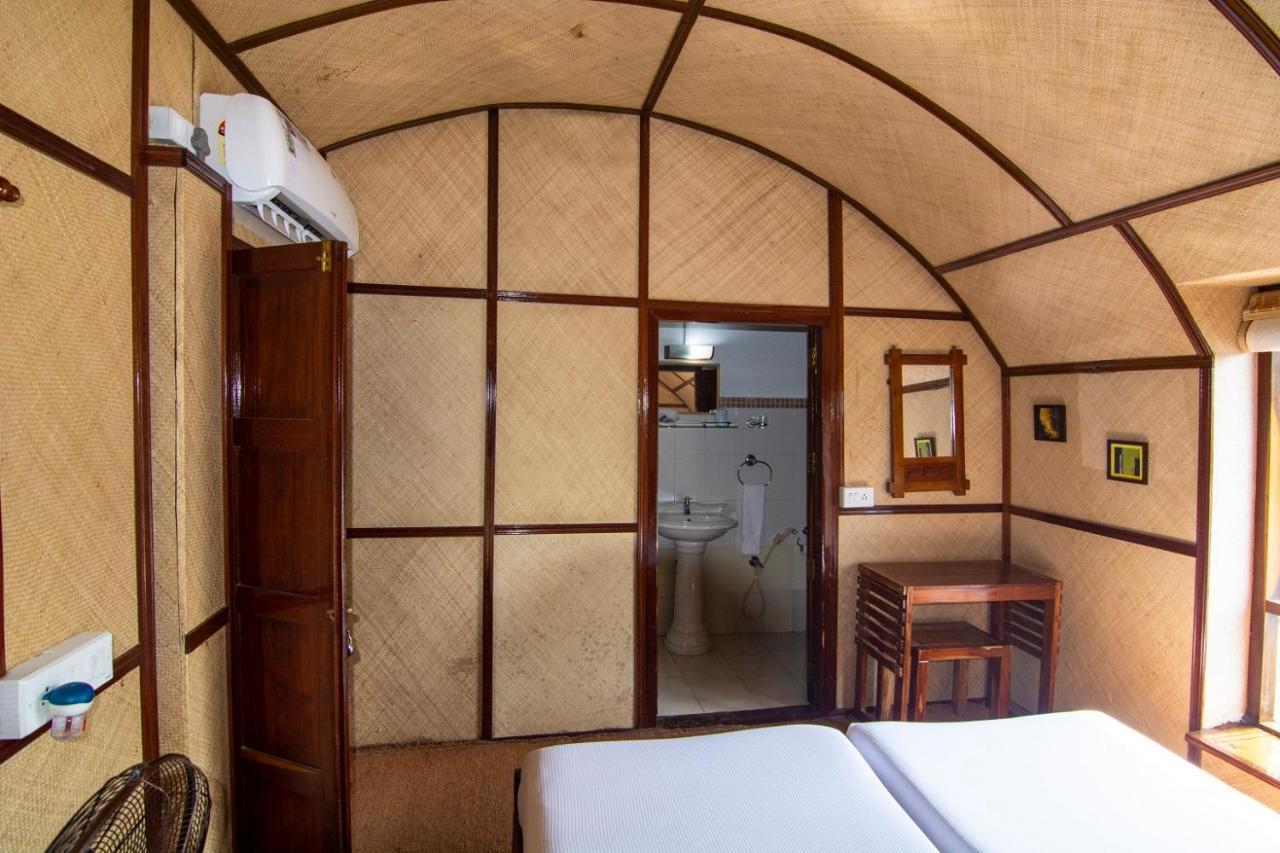 Marvel Cruise Hotel Alappuzha Ngoại thất bức ảnh