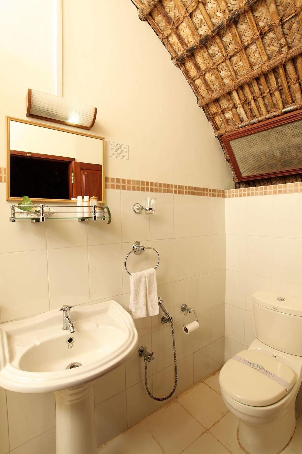 Marvel Cruise Hotel Alappuzha Ngoại thất bức ảnh