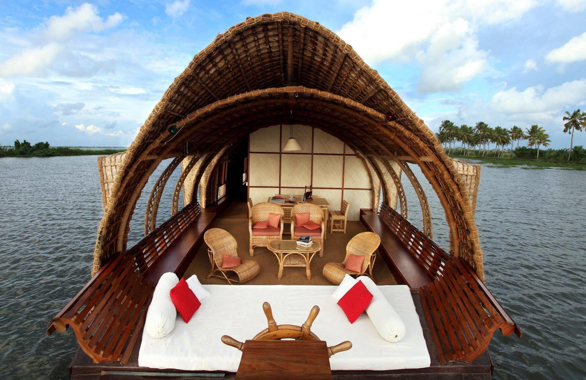 Marvel Cruise Hotel Alappuzha Ngoại thất bức ảnh