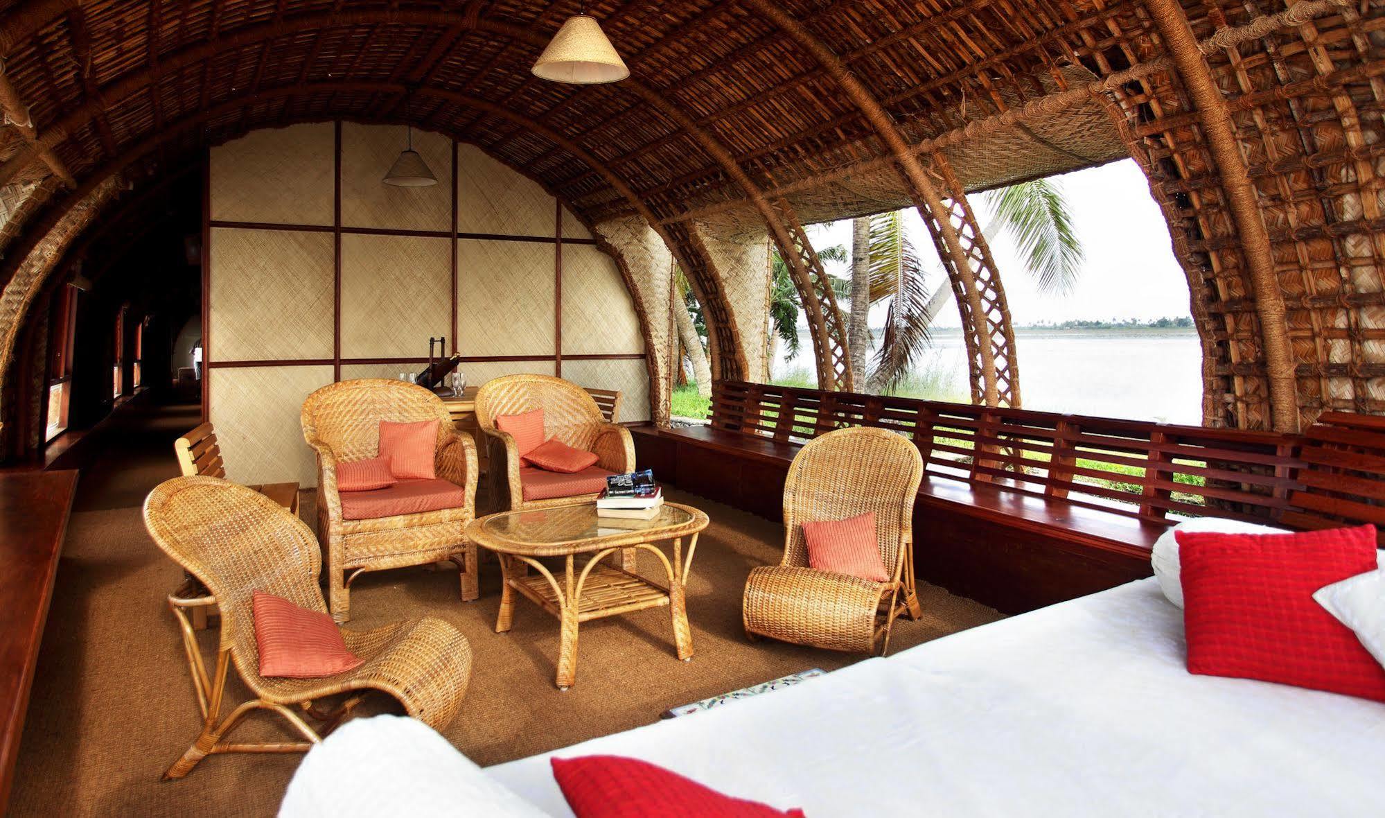 Marvel Cruise Hotel Alappuzha Ngoại thất bức ảnh