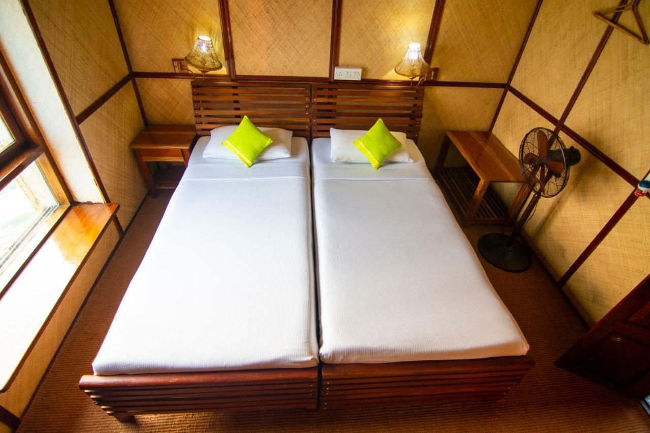 Marvel Cruise Hotel Alappuzha Ngoại thất bức ảnh
