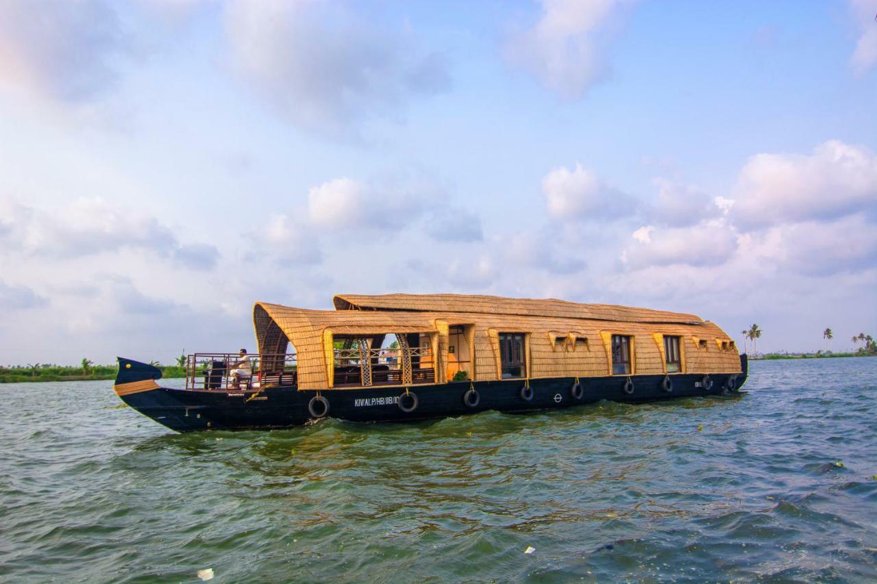 Marvel Cruise Hotel Alappuzha Ngoại thất bức ảnh