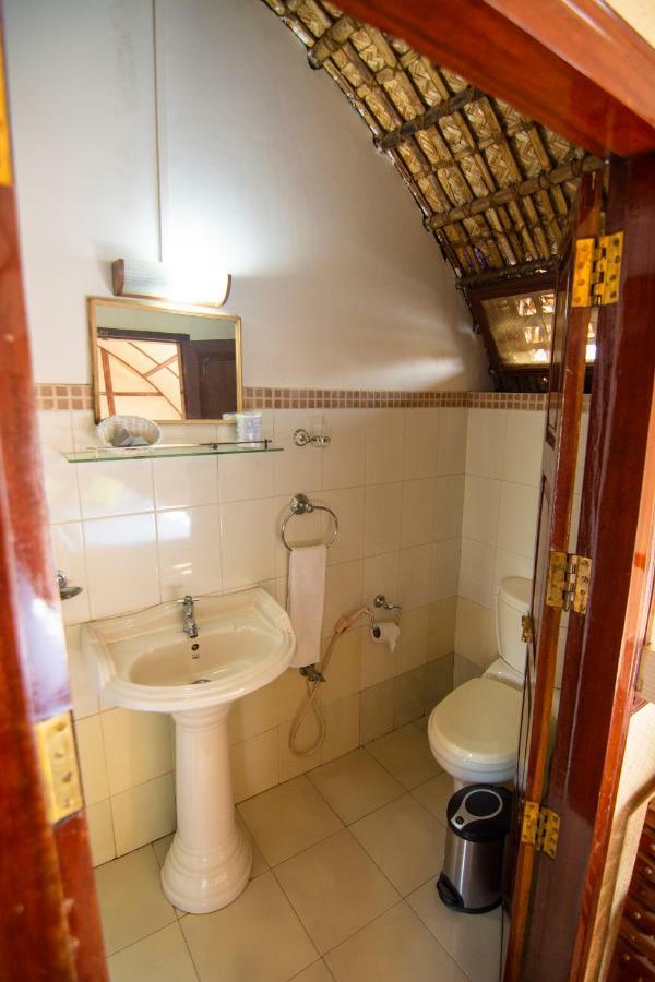 Marvel Cruise Hotel Alappuzha Ngoại thất bức ảnh
