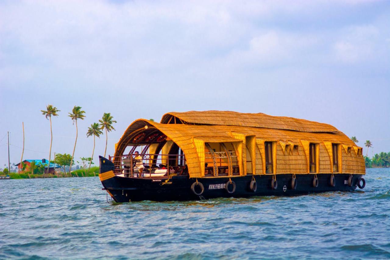 Marvel Cruise Hotel Alappuzha Ngoại thất bức ảnh