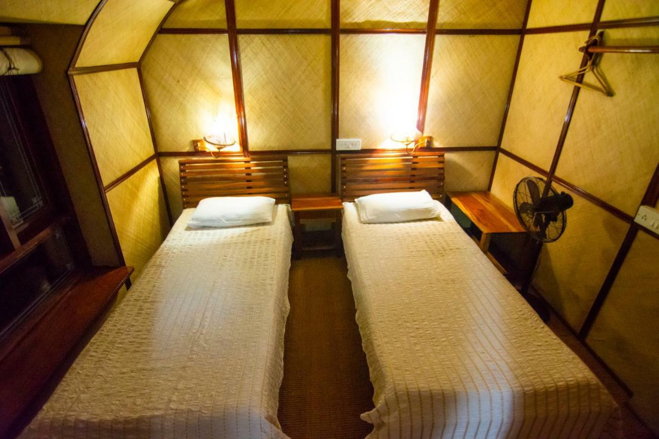 Marvel Cruise Hotel Alappuzha Ngoại thất bức ảnh
