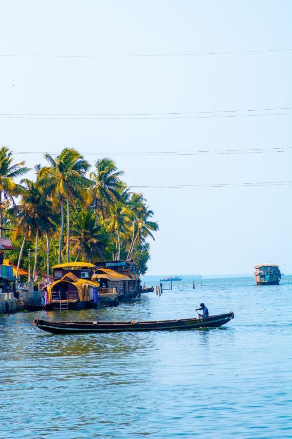 Marvel Cruise Hotel Alappuzha Ngoại thất bức ảnh