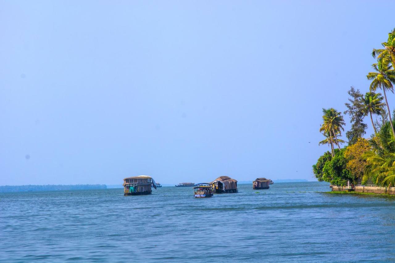 Marvel Cruise Hotel Alappuzha Ngoại thất bức ảnh