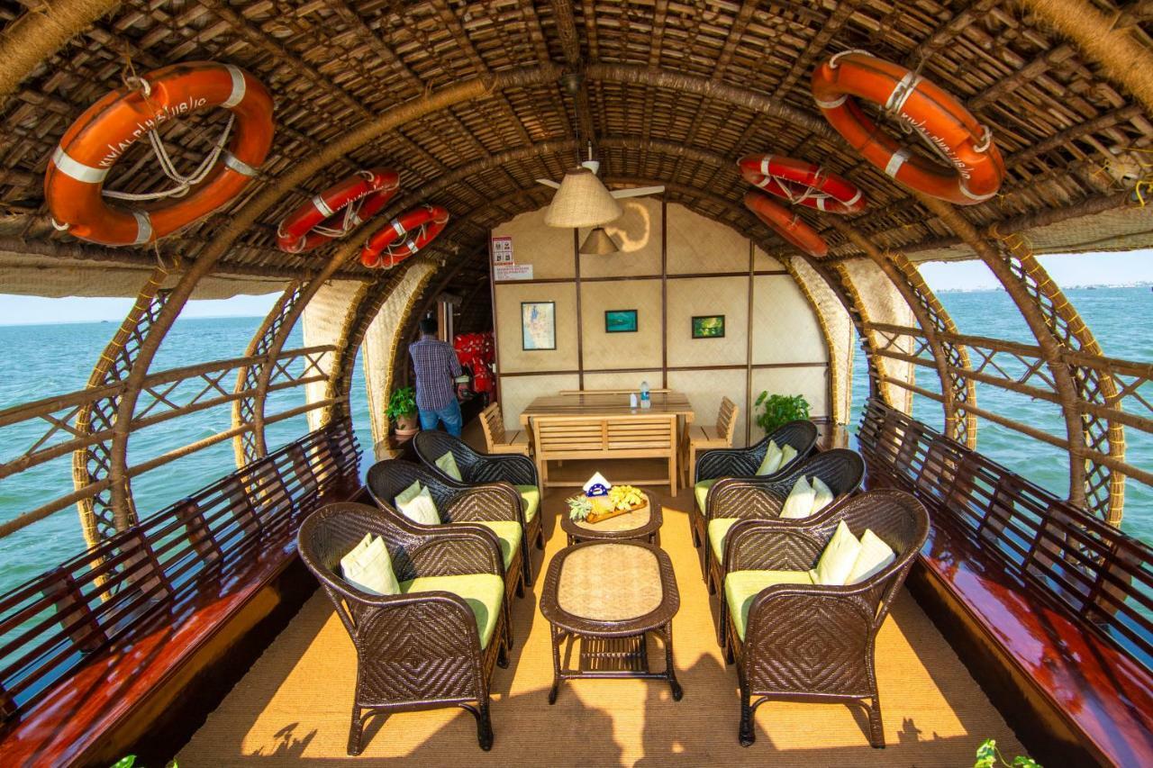 Marvel Cruise Hotel Alappuzha Ngoại thất bức ảnh