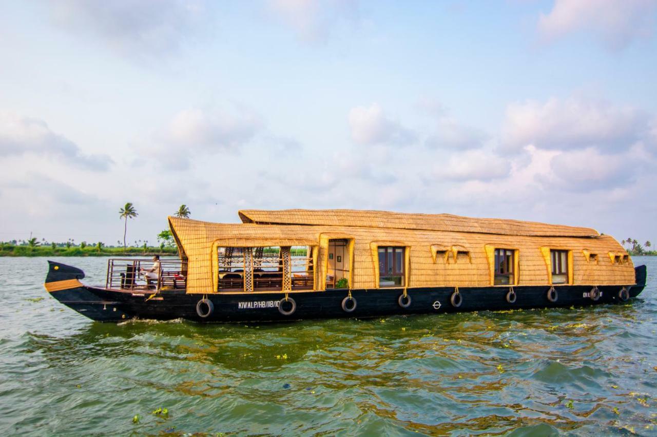 Marvel Cruise Hotel Alappuzha Ngoại thất bức ảnh